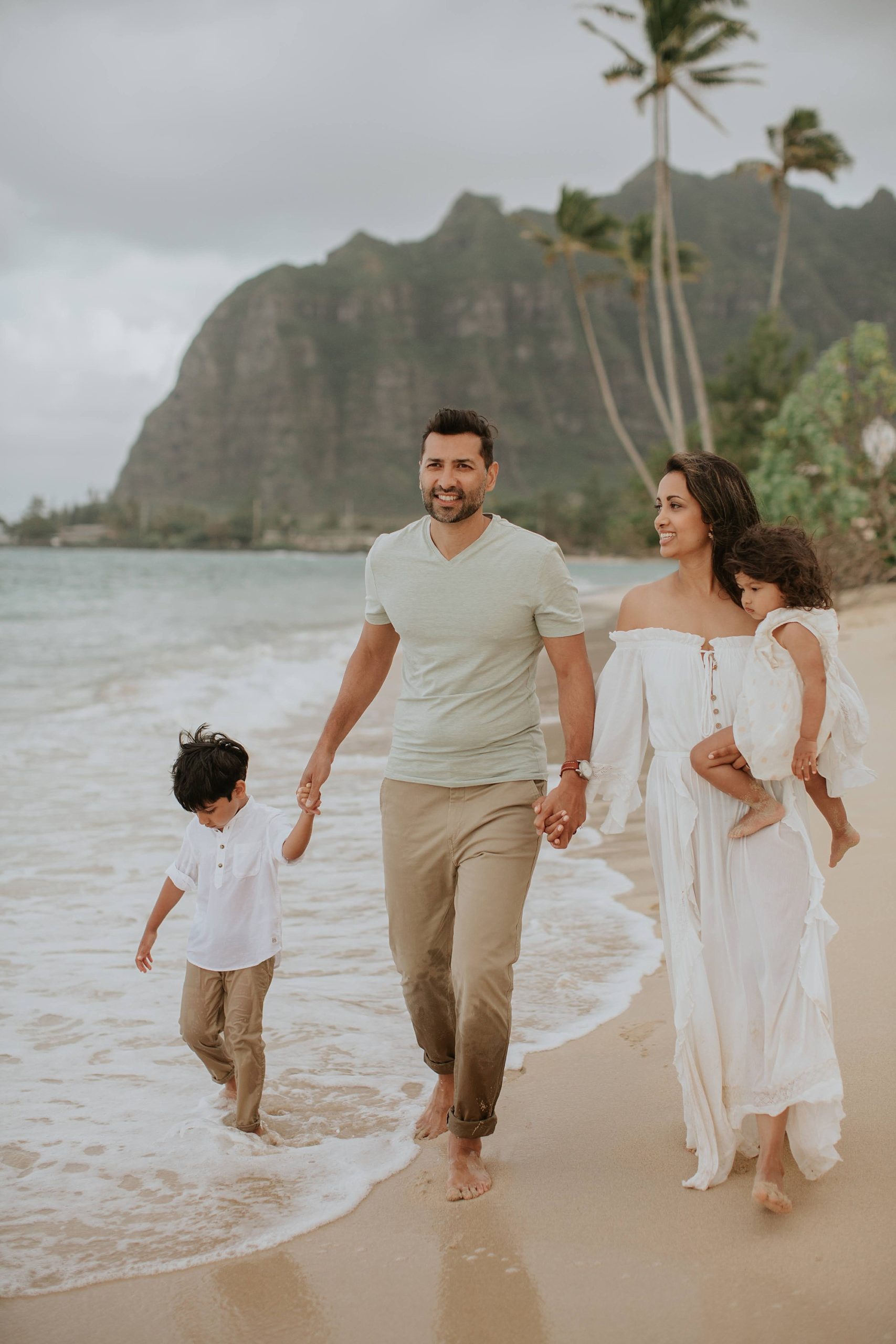 Reshma Photography family portraits in Hawaii 